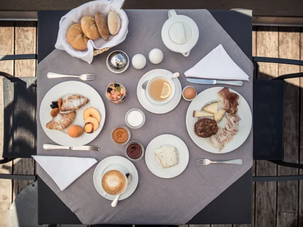 Wellnesshotel Alpenflora, Kastelruth, Seiser Alm, Dolomiten - Kulinarik und Weingenuss