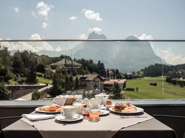 Wellnesshotel Alpenflora, Kastelruth, Seiser Alm, Dolomiten - Kulinarik und Weingenuss