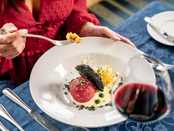 Wellnesshotel Alpenflora, Kastelruth, Seiser Alm, Dolomiten - Kulinarik und Weingenuss