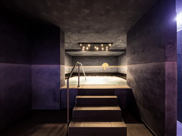 Quiet sauna and steam area with steps in the wellness world of the Alpenflora